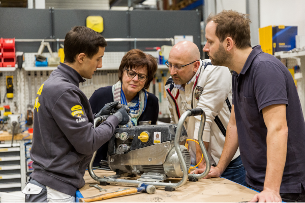 Найти дилера